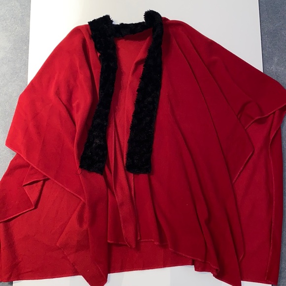 PONCH O/S - Picture 1 of 1